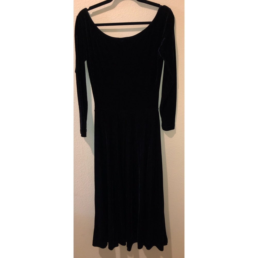 Badge vintage velvet dress